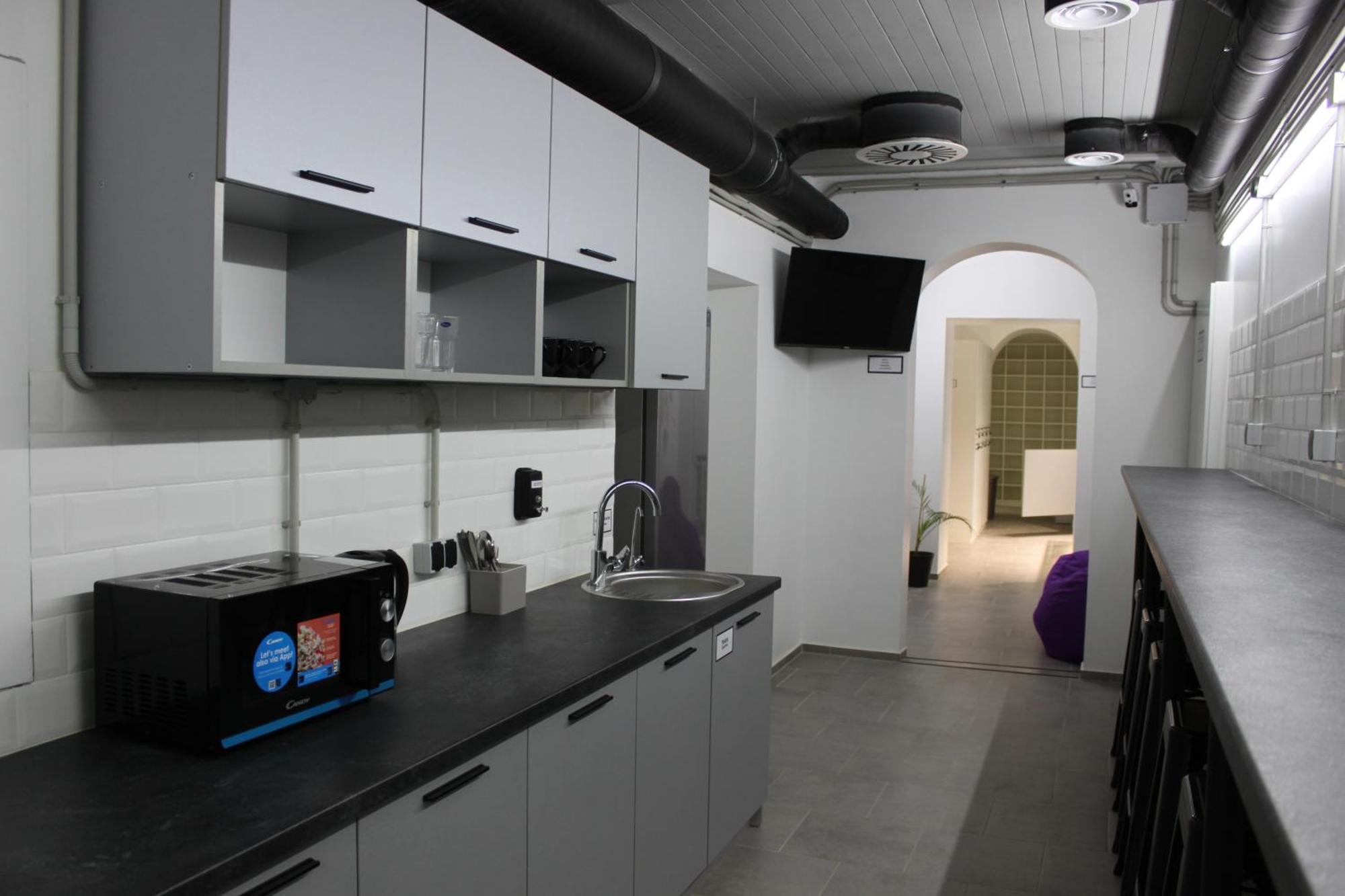 Av-3 Capsule Hotel Kyiv Exterior photo